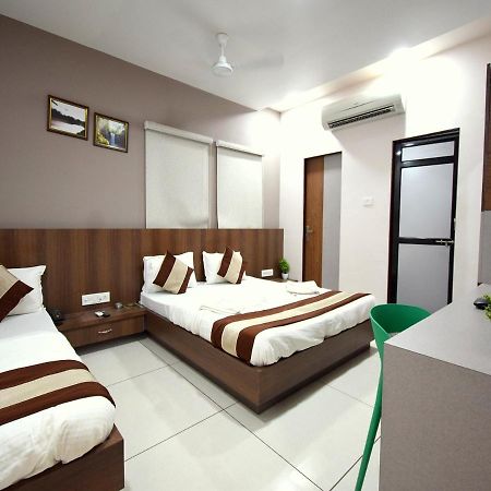 Hotel Embassy Kalol Ngoại thất bức ảnh