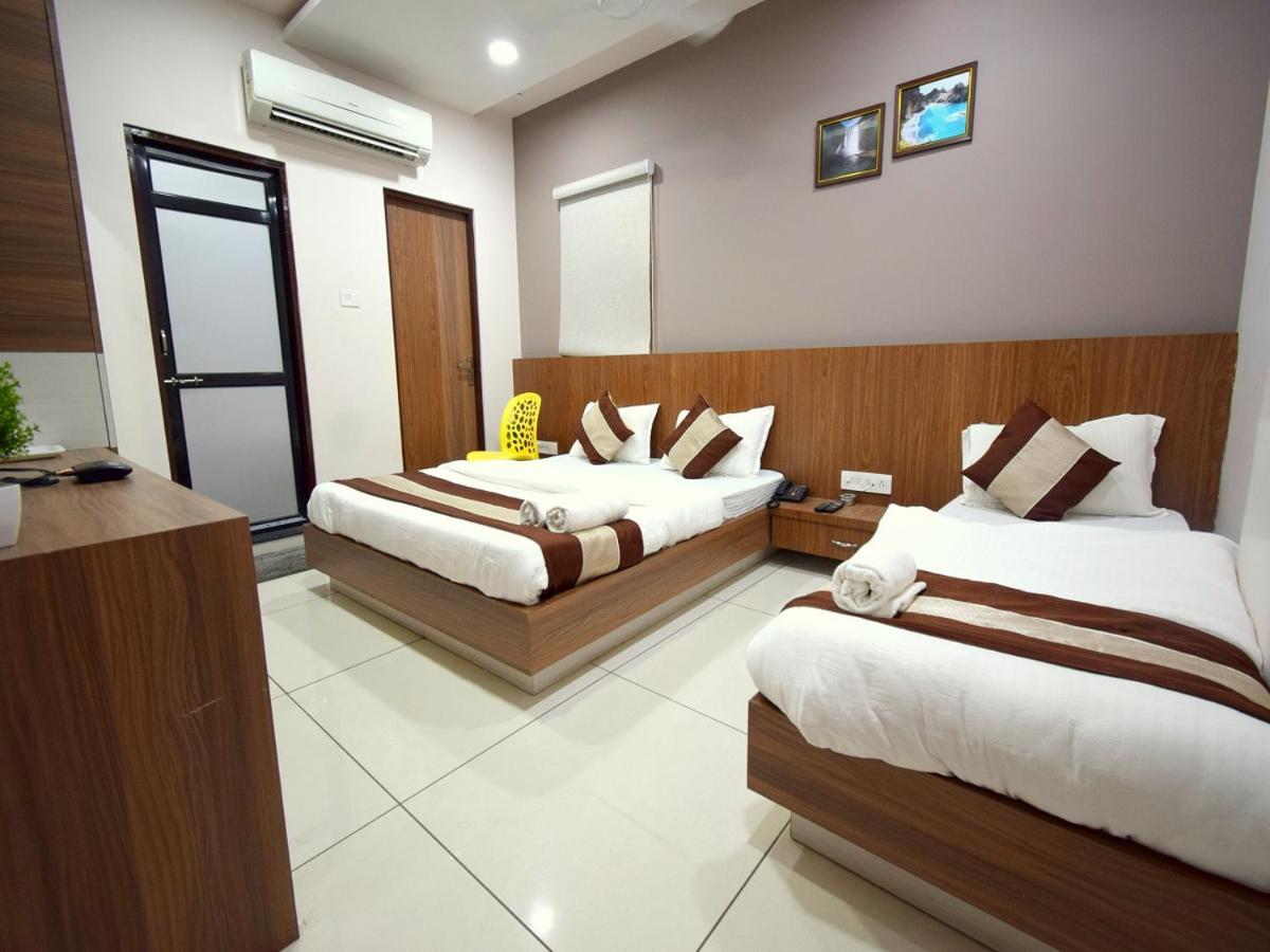 Hotel Embassy Kalol Ngoại thất bức ảnh
