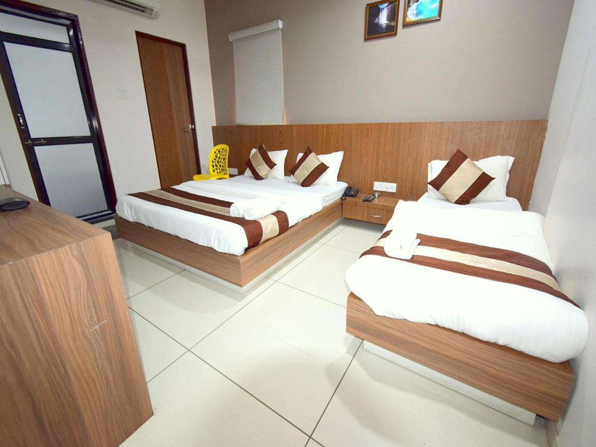 Hotel Embassy Kalol Ngoại thất bức ảnh