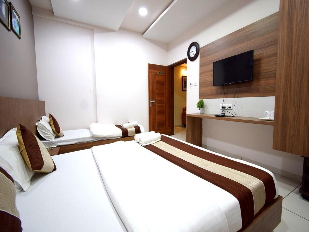 Hotel Embassy Kalol Ngoại thất bức ảnh