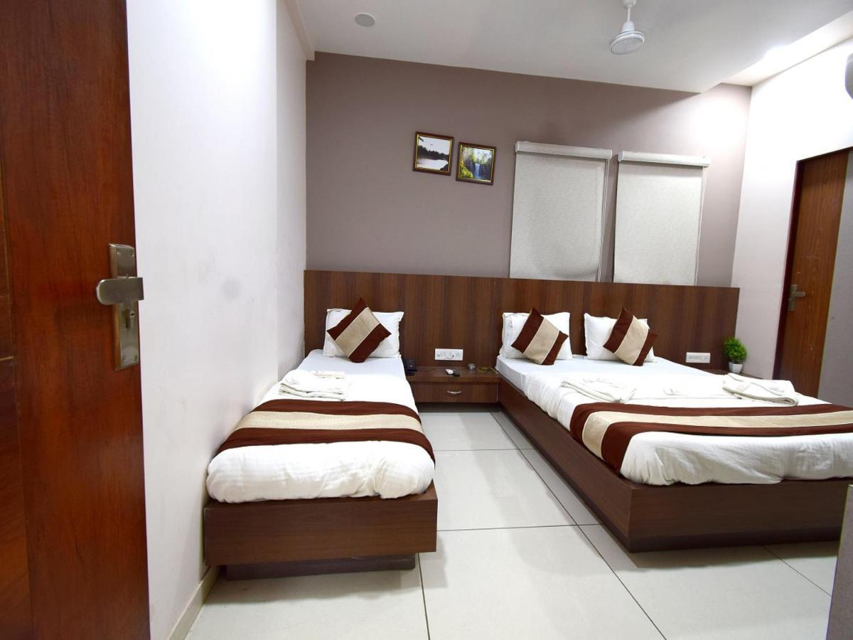 Hotel Embassy Kalol Ngoại thất bức ảnh