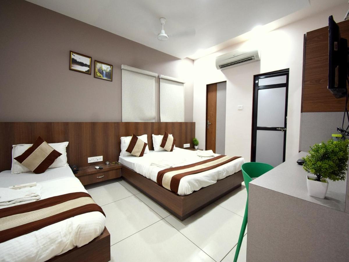 Hotel Embassy Kalol Ngoại thất bức ảnh