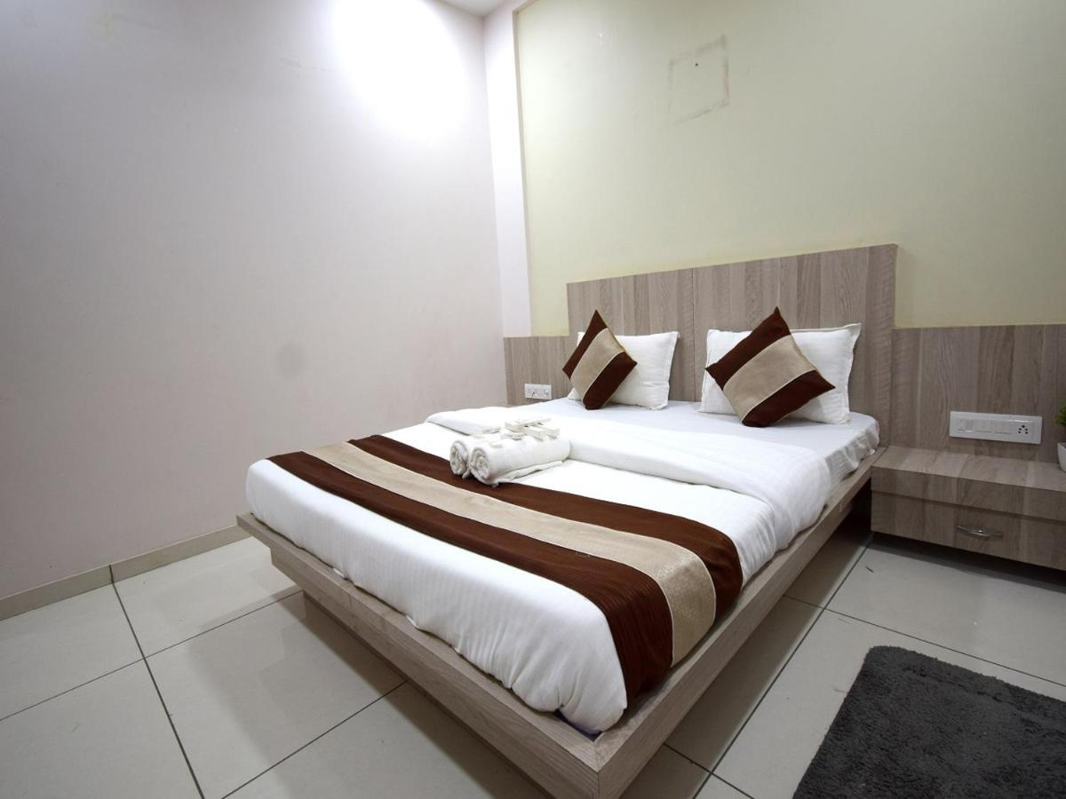 Hotel Embassy Kalol Ngoại thất bức ảnh