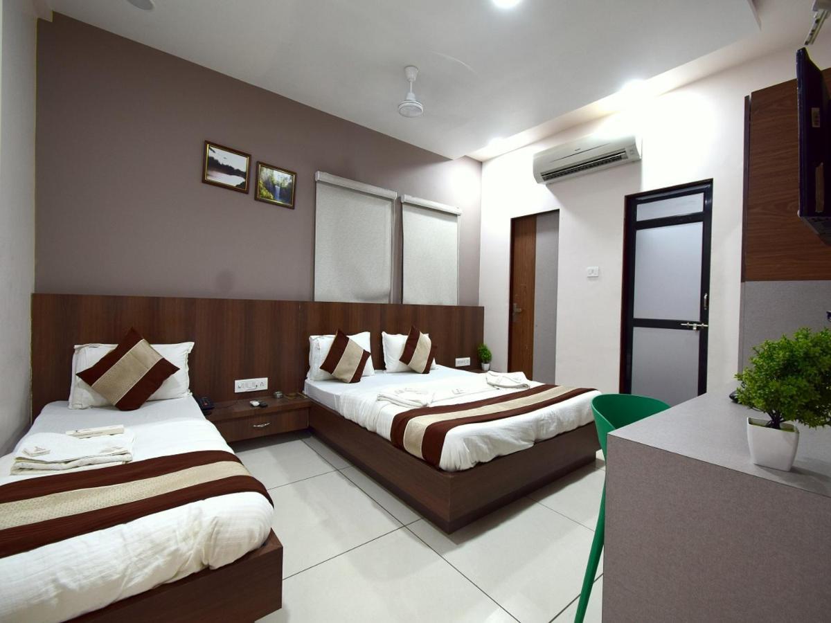 Hotel Embassy Kalol Ngoại thất bức ảnh