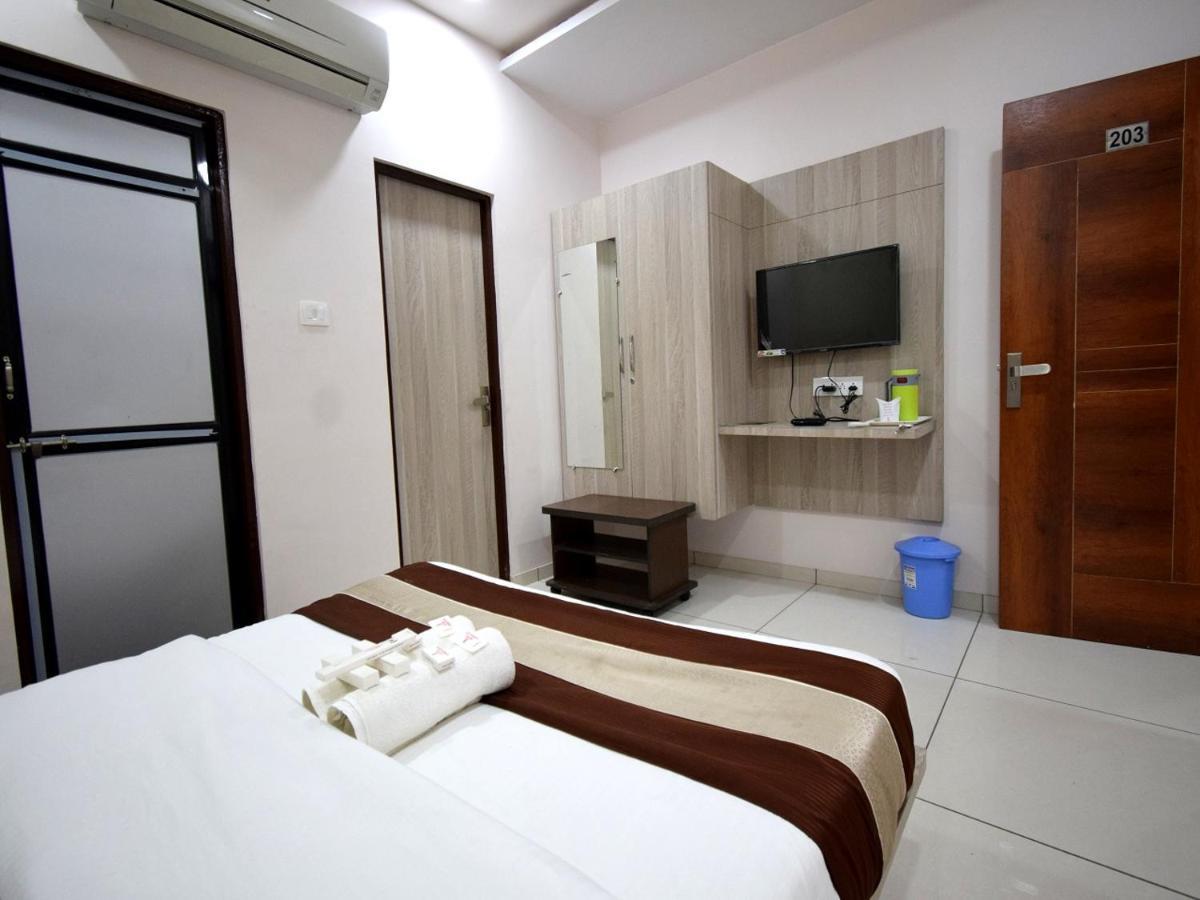 Hotel Embassy Kalol Ngoại thất bức ảnh